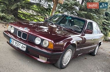 Седан BMW 5 Series 1990 в Кривому Розі