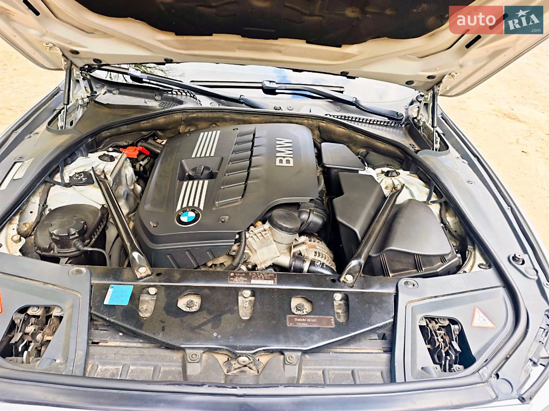 2010 BMW 5er - мініатюра 11