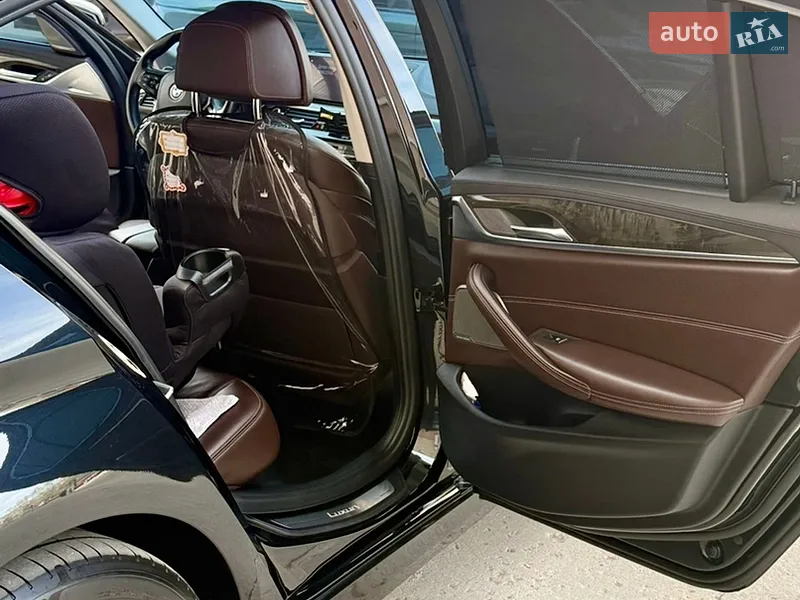 BMW 5 Series 2018 VIN WBAJC9101JB279394 фото оголошення 22 з 71