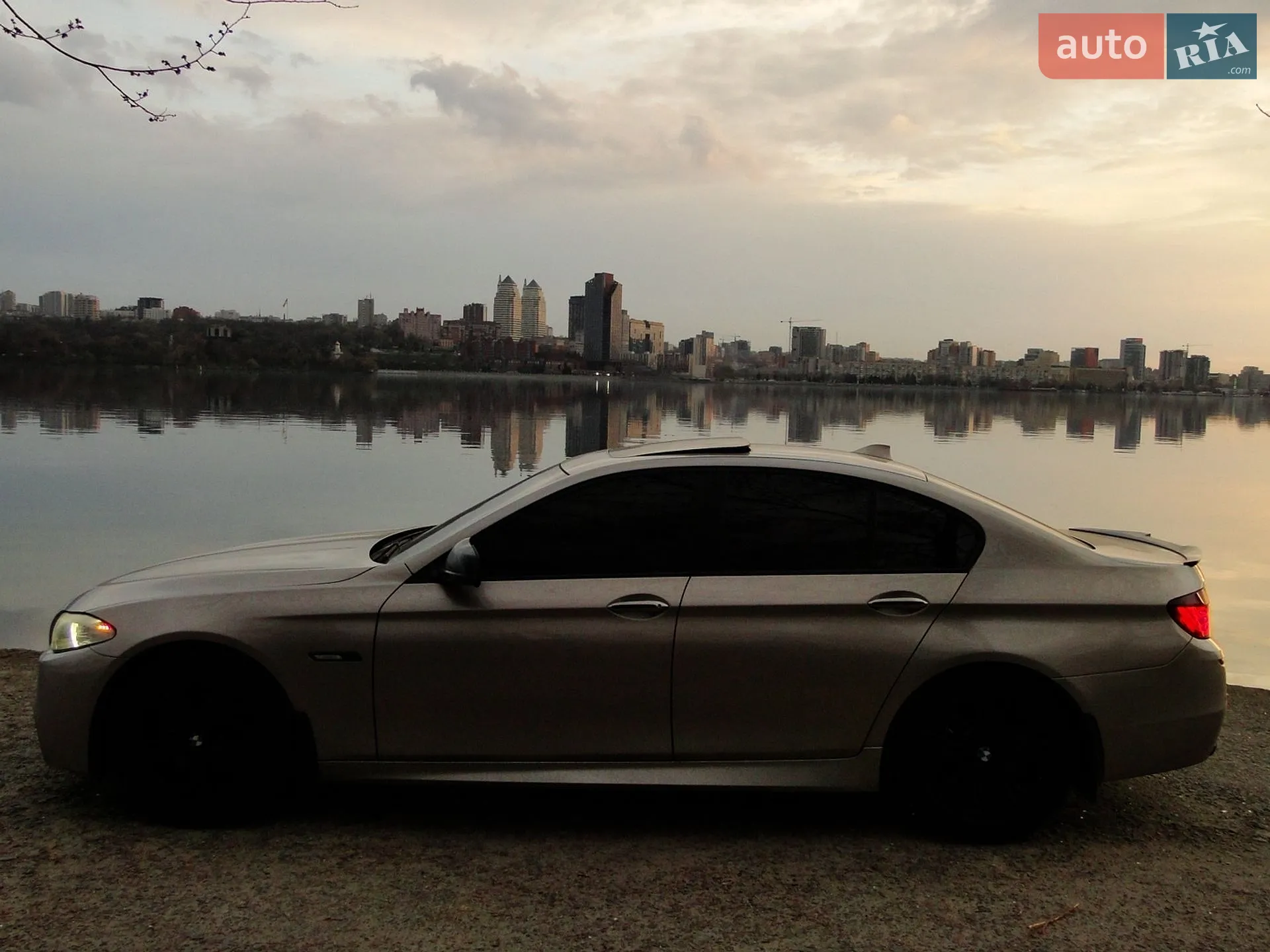2012 BMW 5er - мініатюра 3