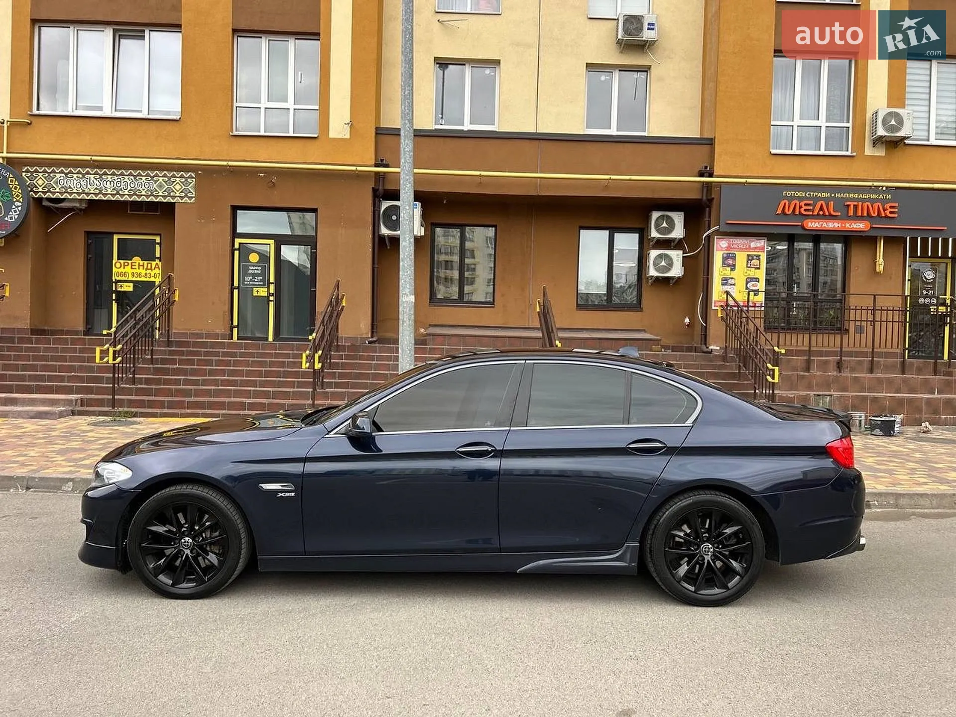 2011 BMW 5er - мініатюра 2