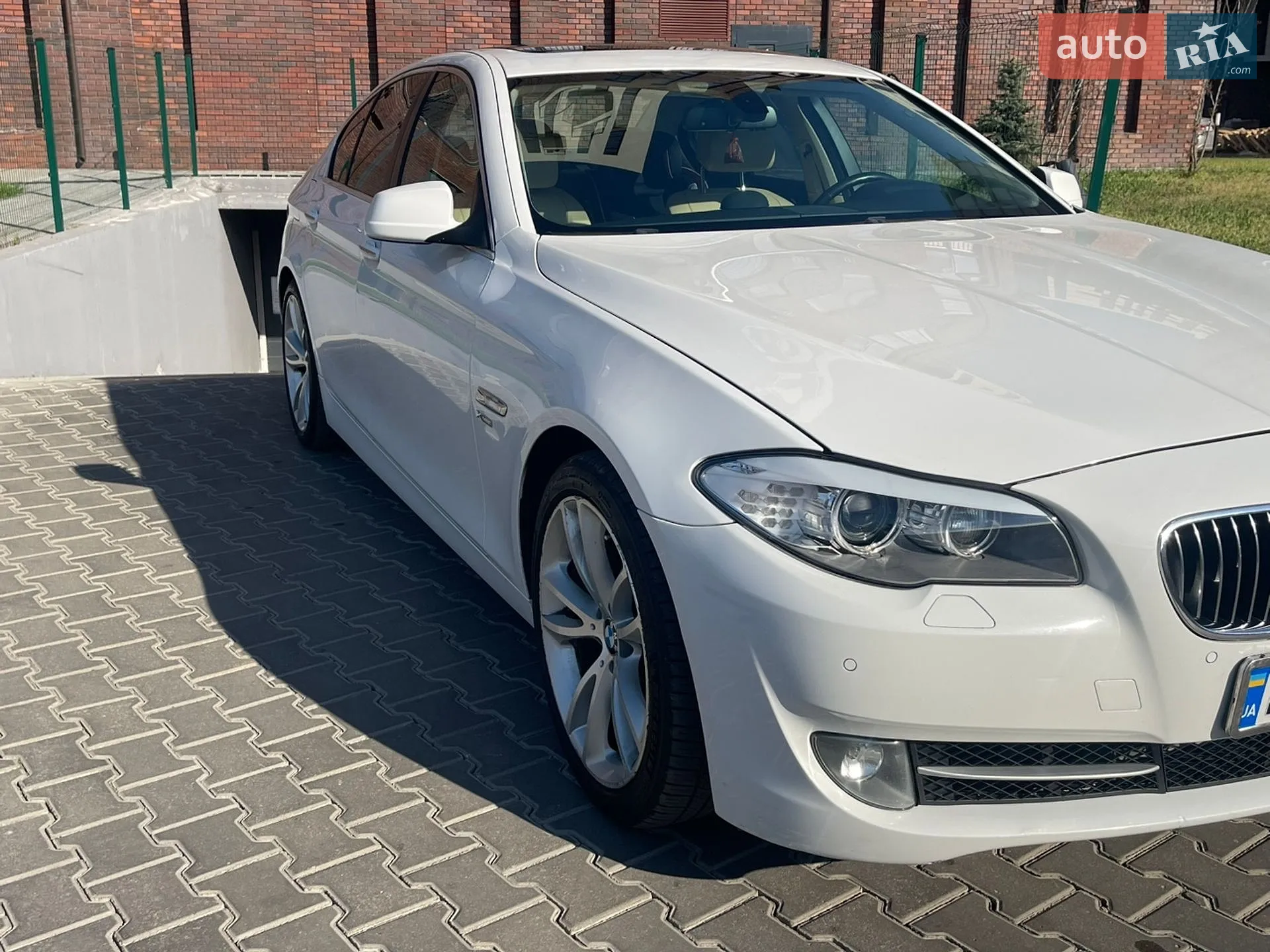2012 BMW 5er - мініатюра 2