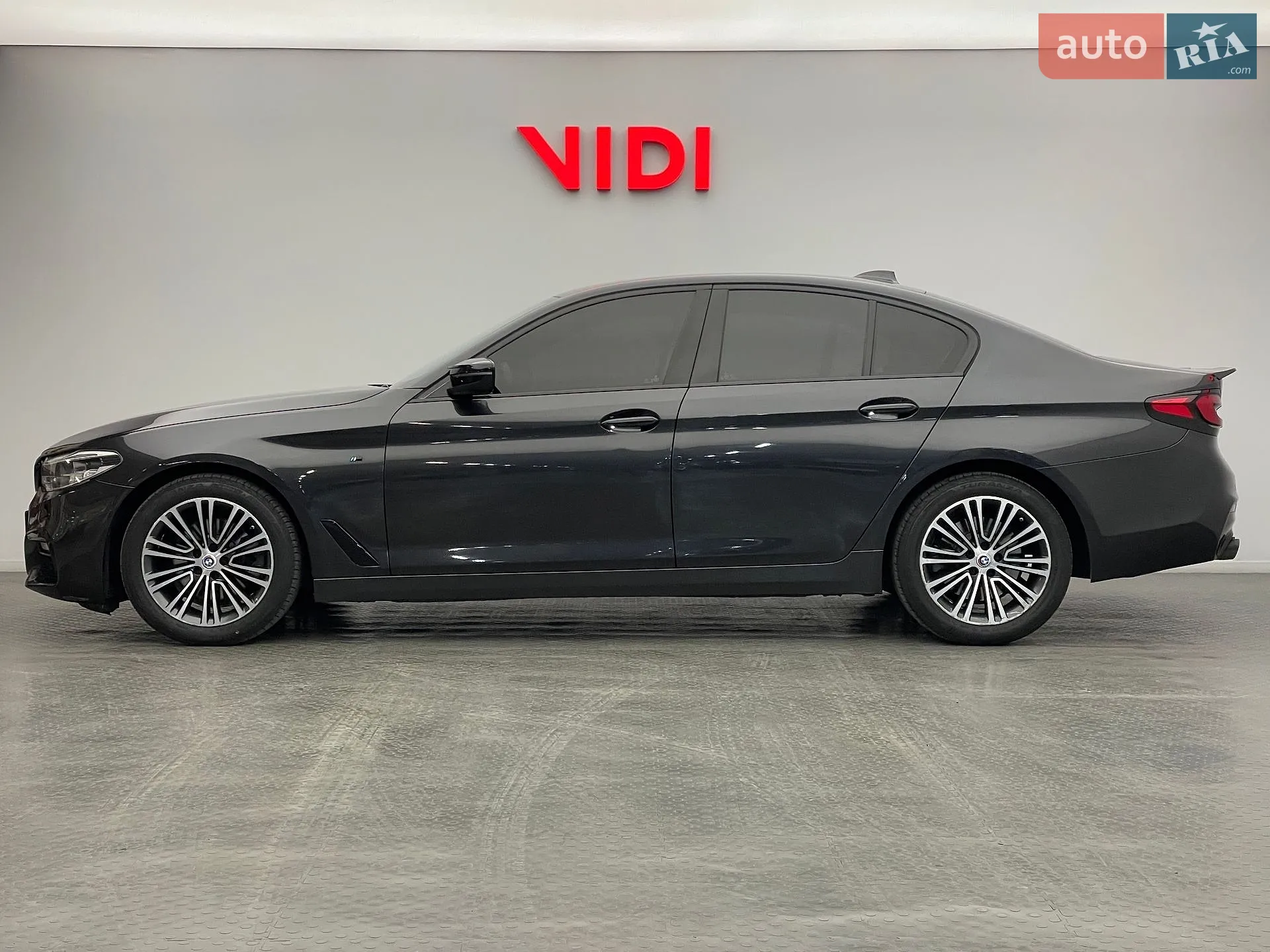 2017 BMW 5er - мініатюра 3