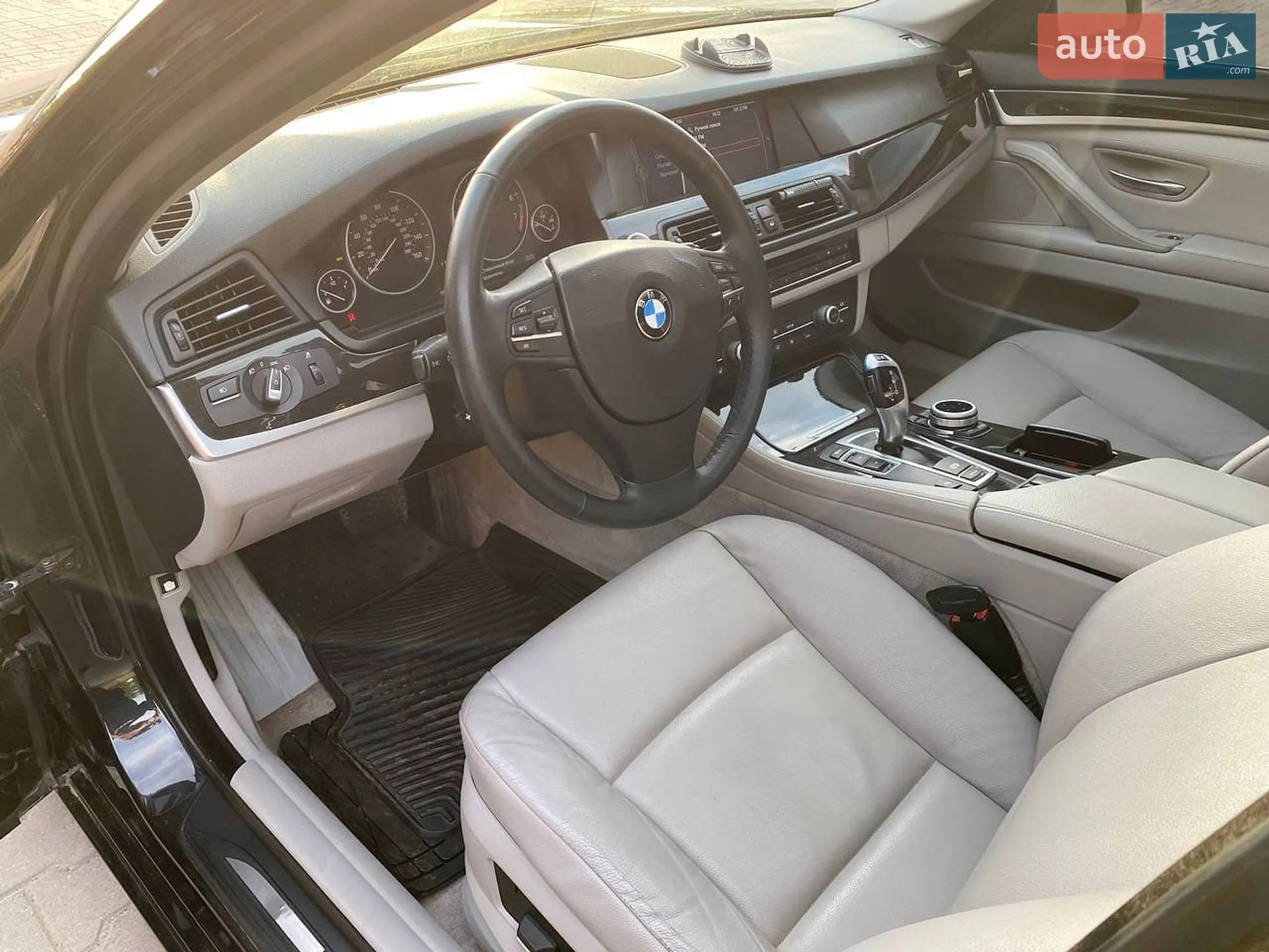 2011 BMW 5er - мініатюра 8