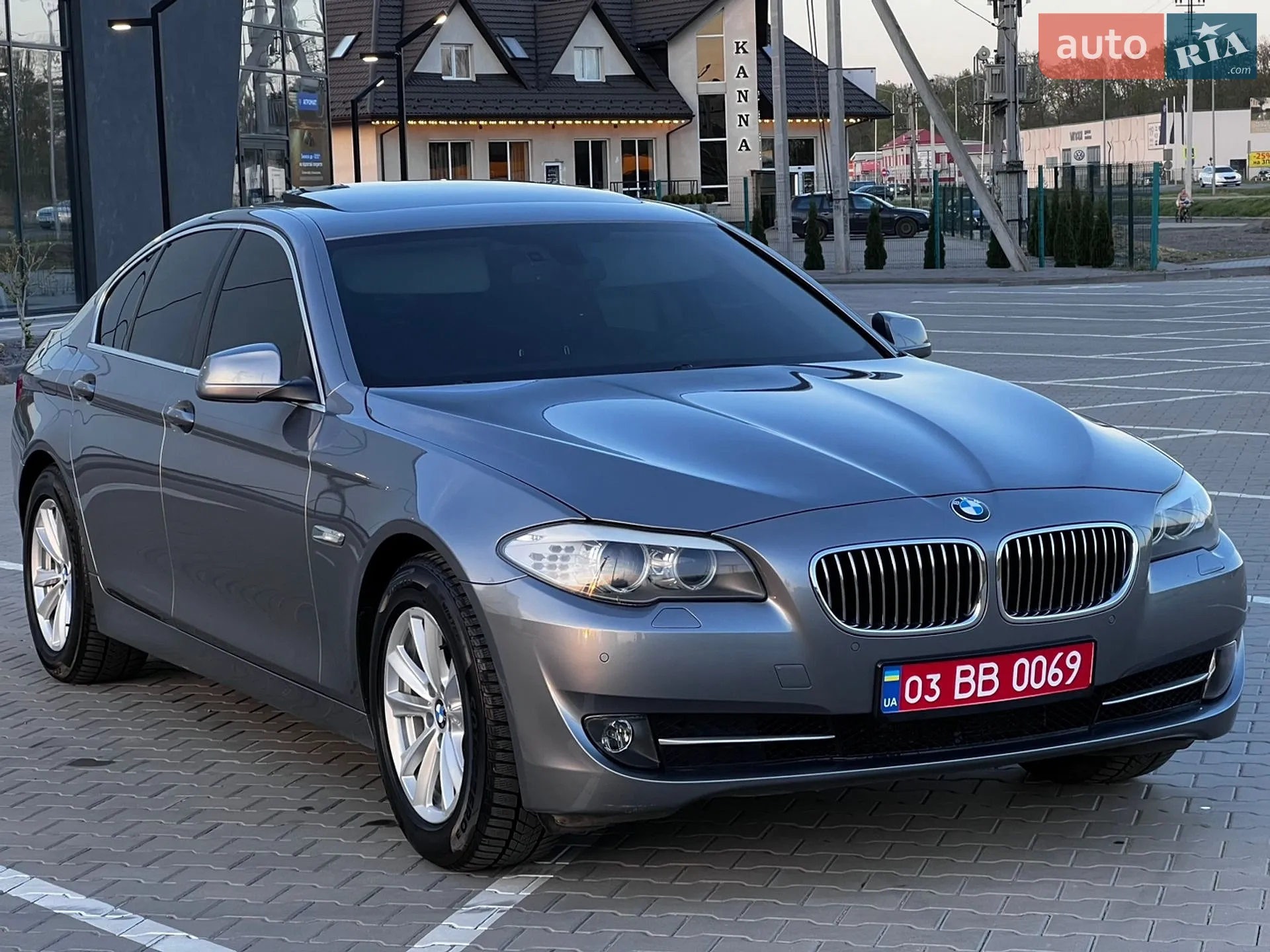 2012 BMW 5er - мініатюра 2