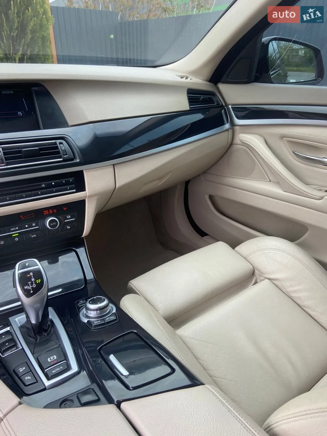 2012 BMW 5er - мініатюра 22