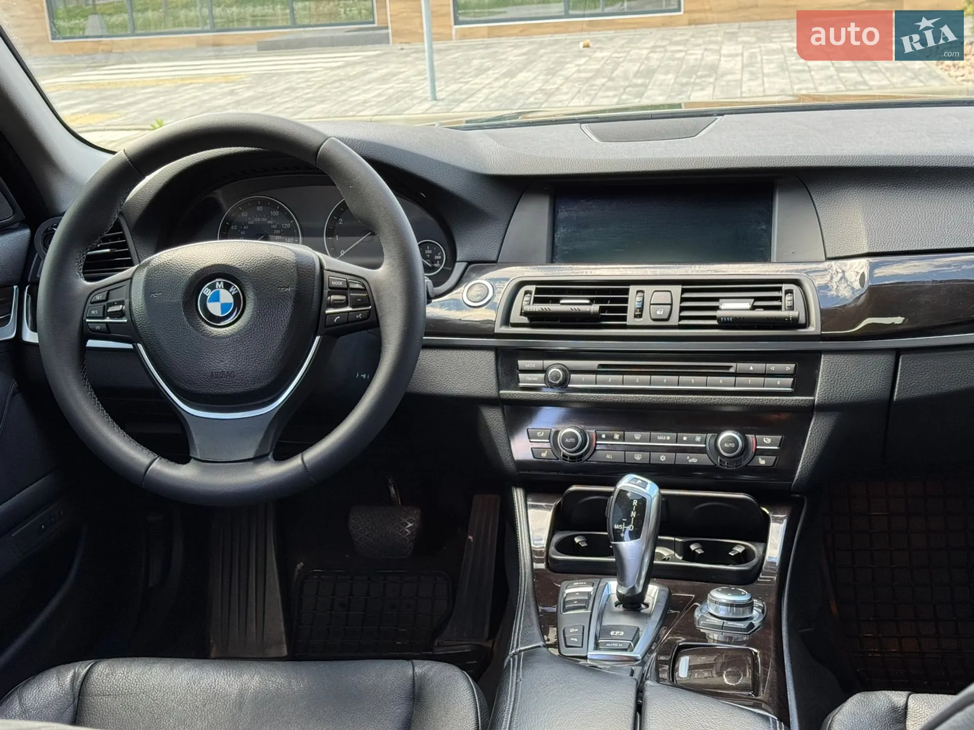 2011 BMW 5er - мініатюра 17