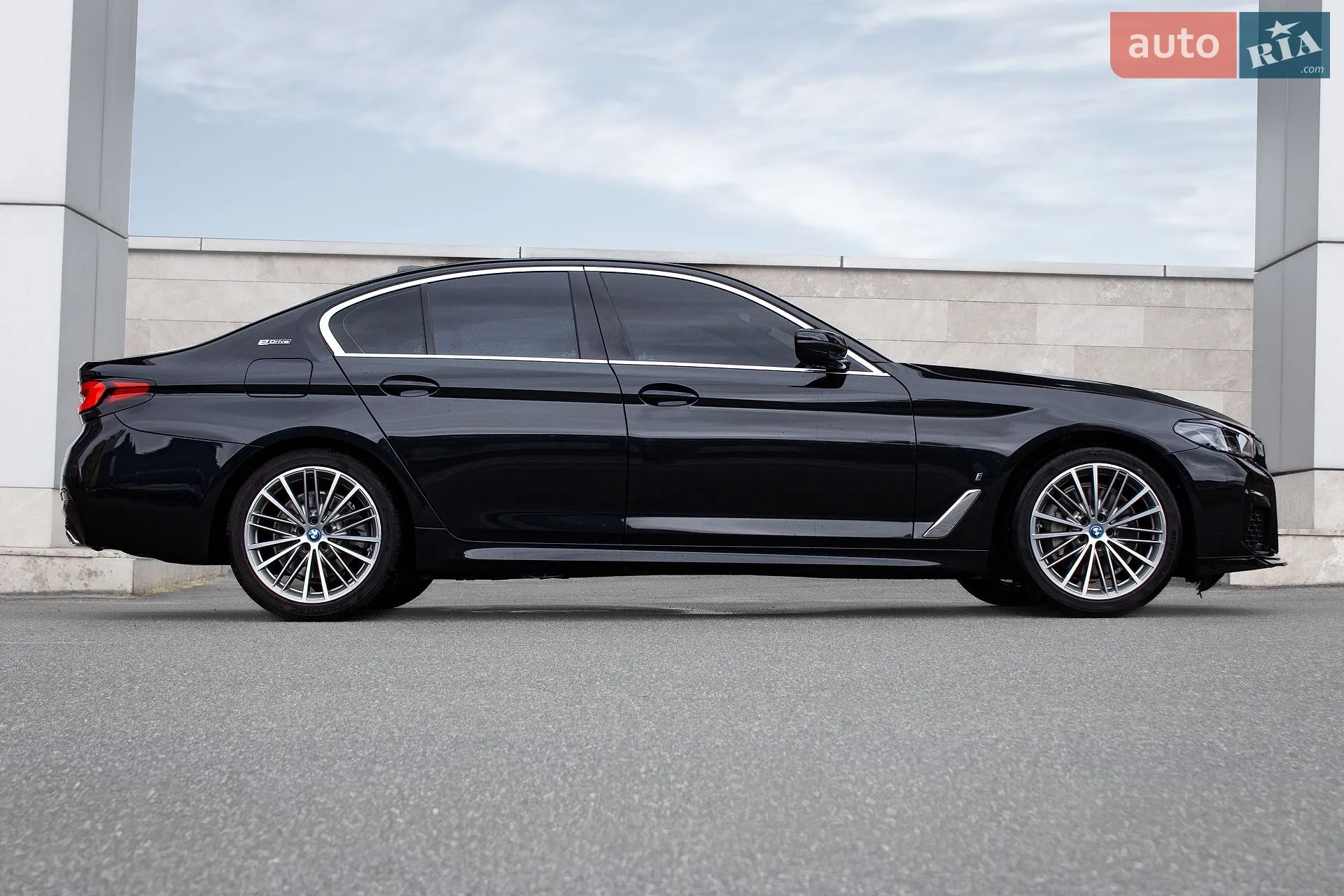 2018 BMW 5er - мініатюра 2