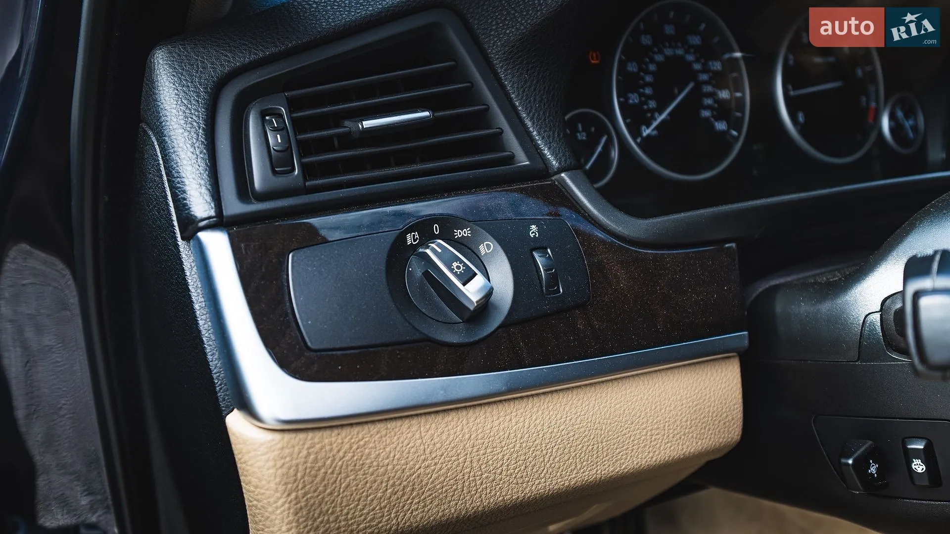 2013 BMW 5er - мініатюра 23