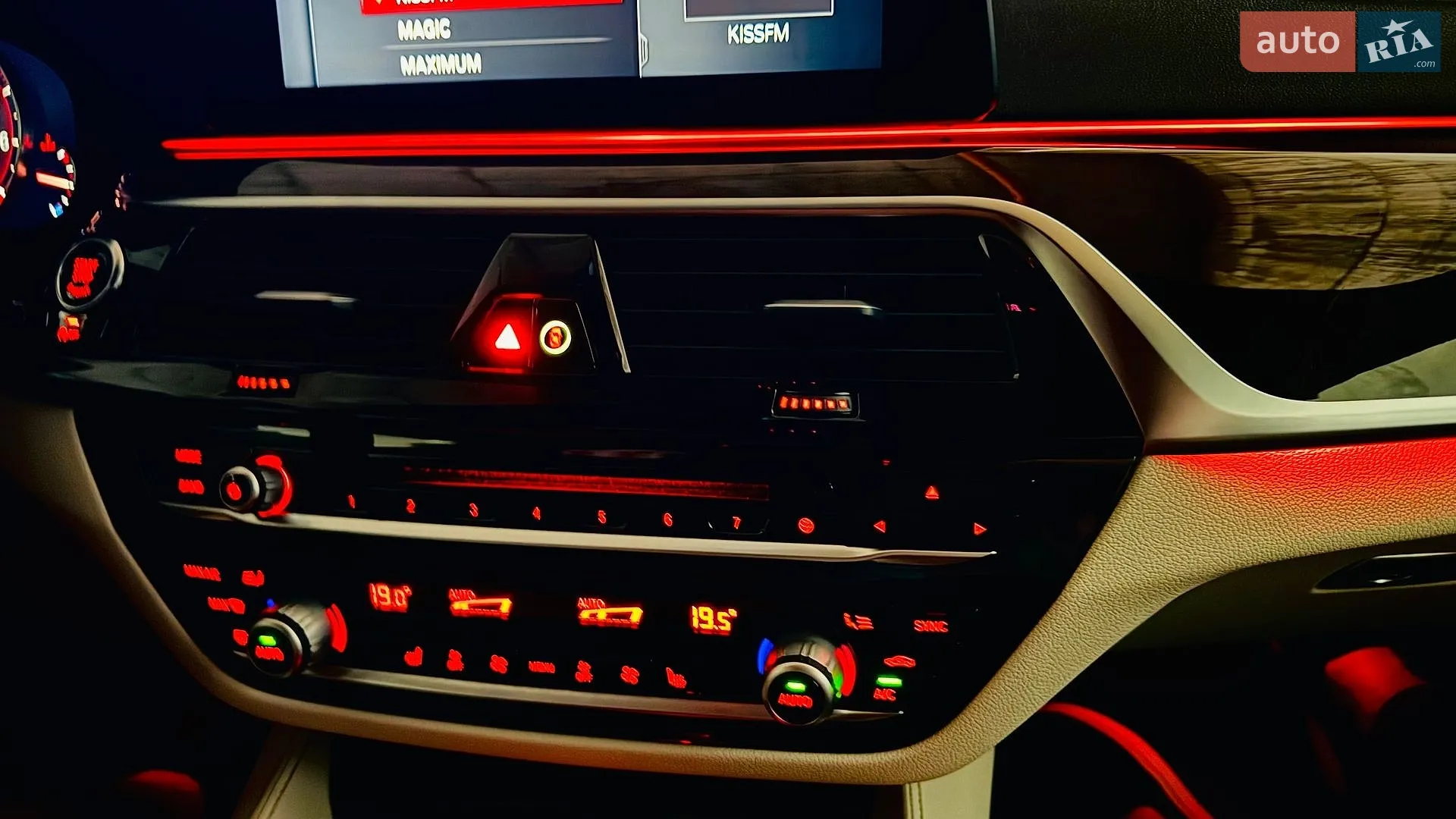 BMW 5 Series 2018 VIN WBAJA7C56JWC74853 фото оголошення 3 з 72