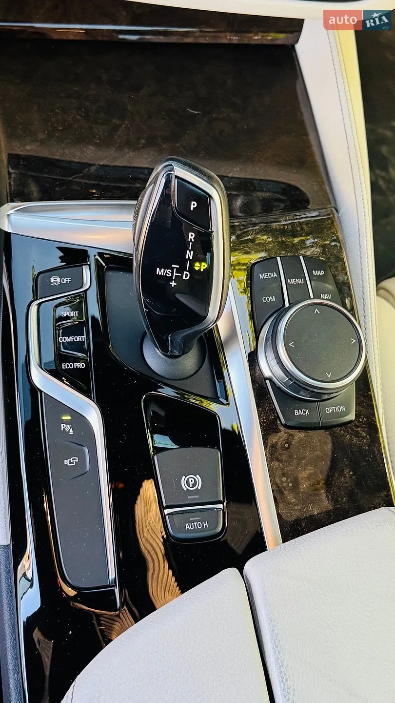 BMW 5 Series 2018 VIN WBAJA7C56JWC74853 фото оголошення 32 з 72