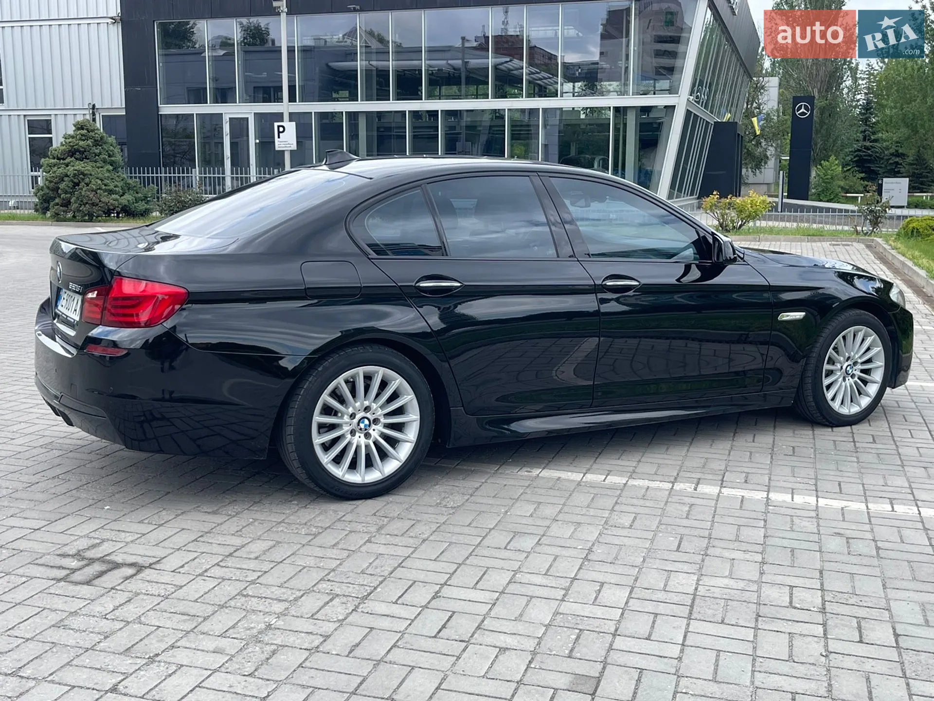 2011 BMW 5er - мініатюра 2