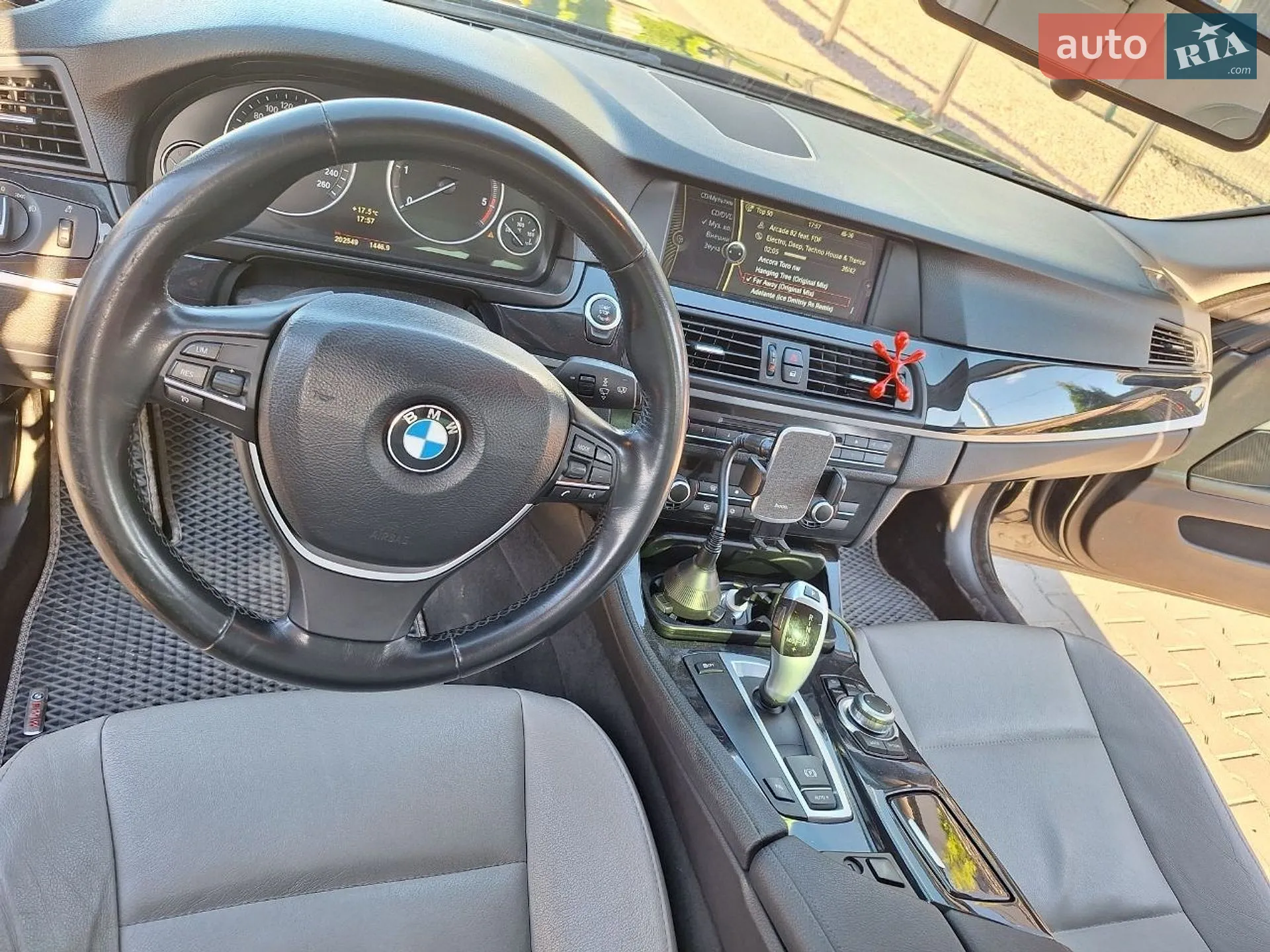 2010 BMW 5er - мініатюра 5