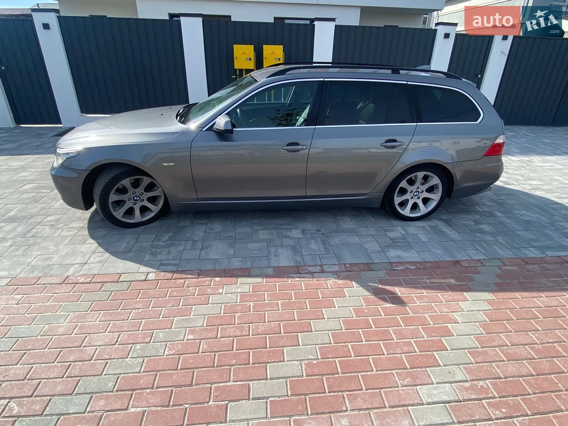 2010 BMW 5er - мініатюра 2