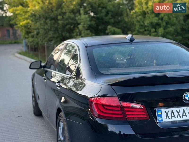 Седан BMW 5 Series 2012 в Мостиске
