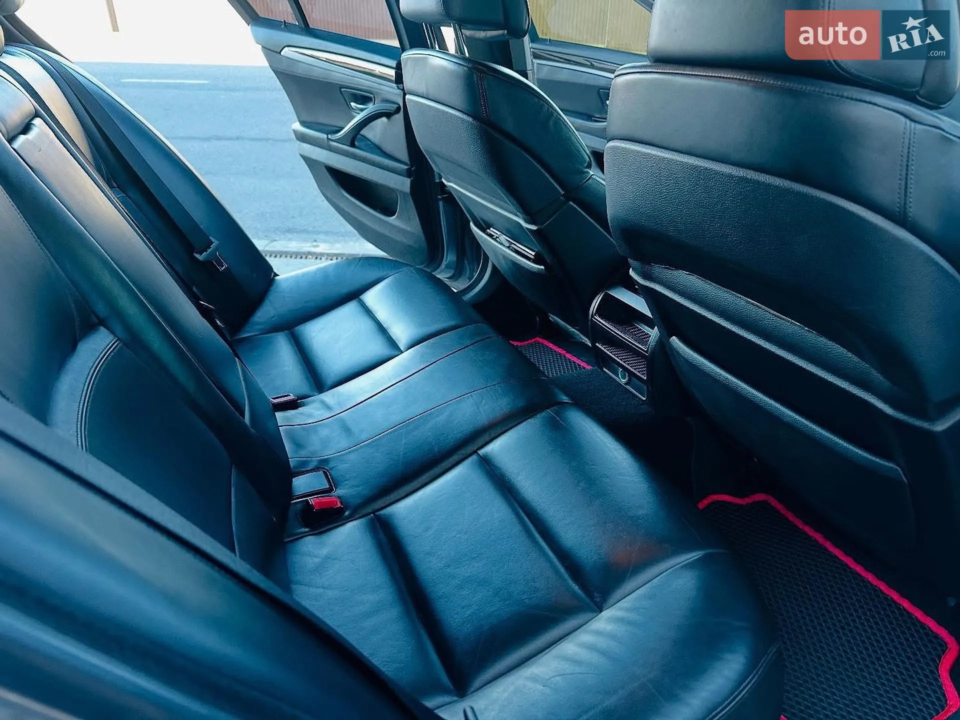 2010 BMW 5er - мініатюра 11