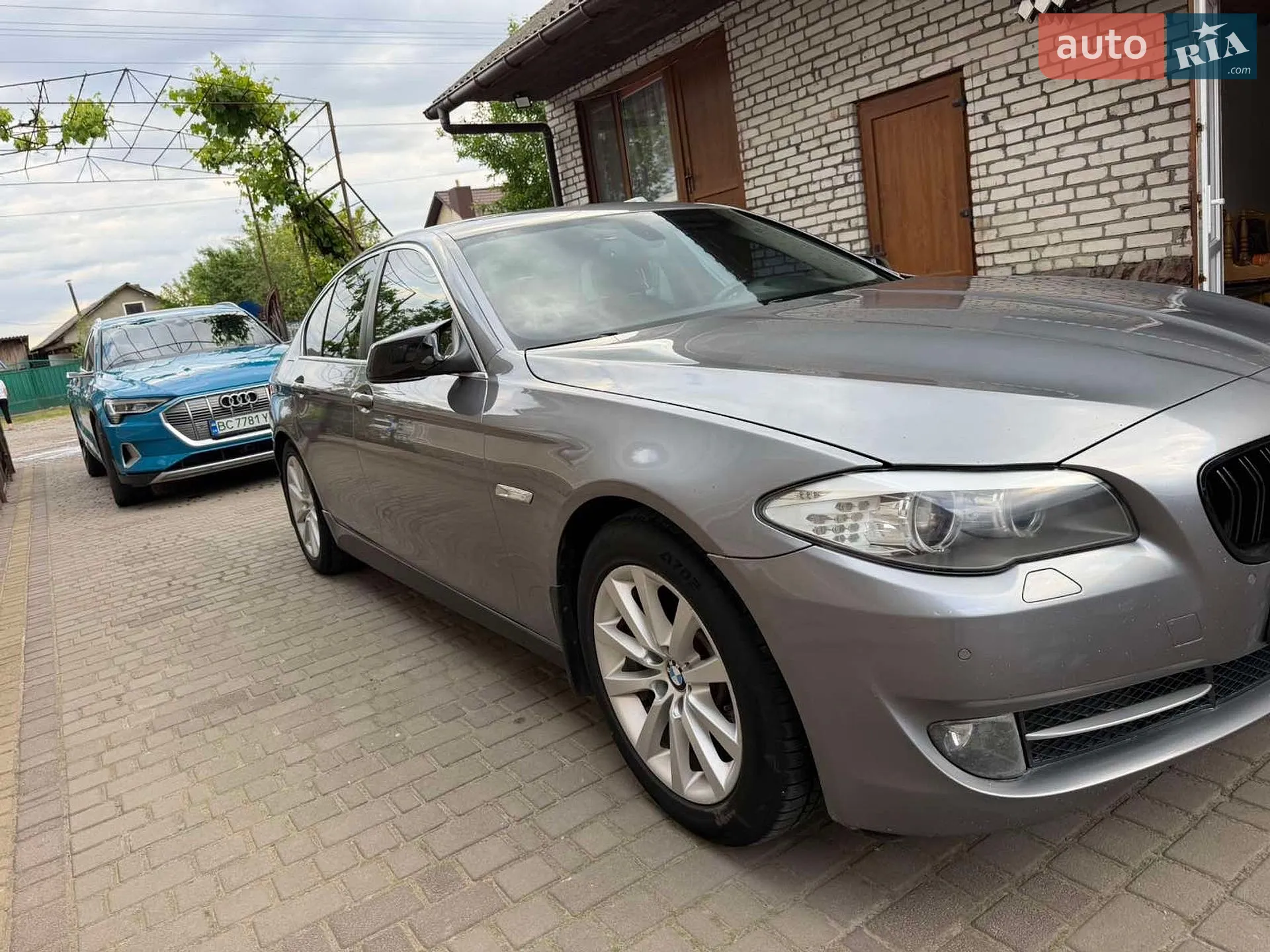 2012 BMW 5er - мініатюра 2