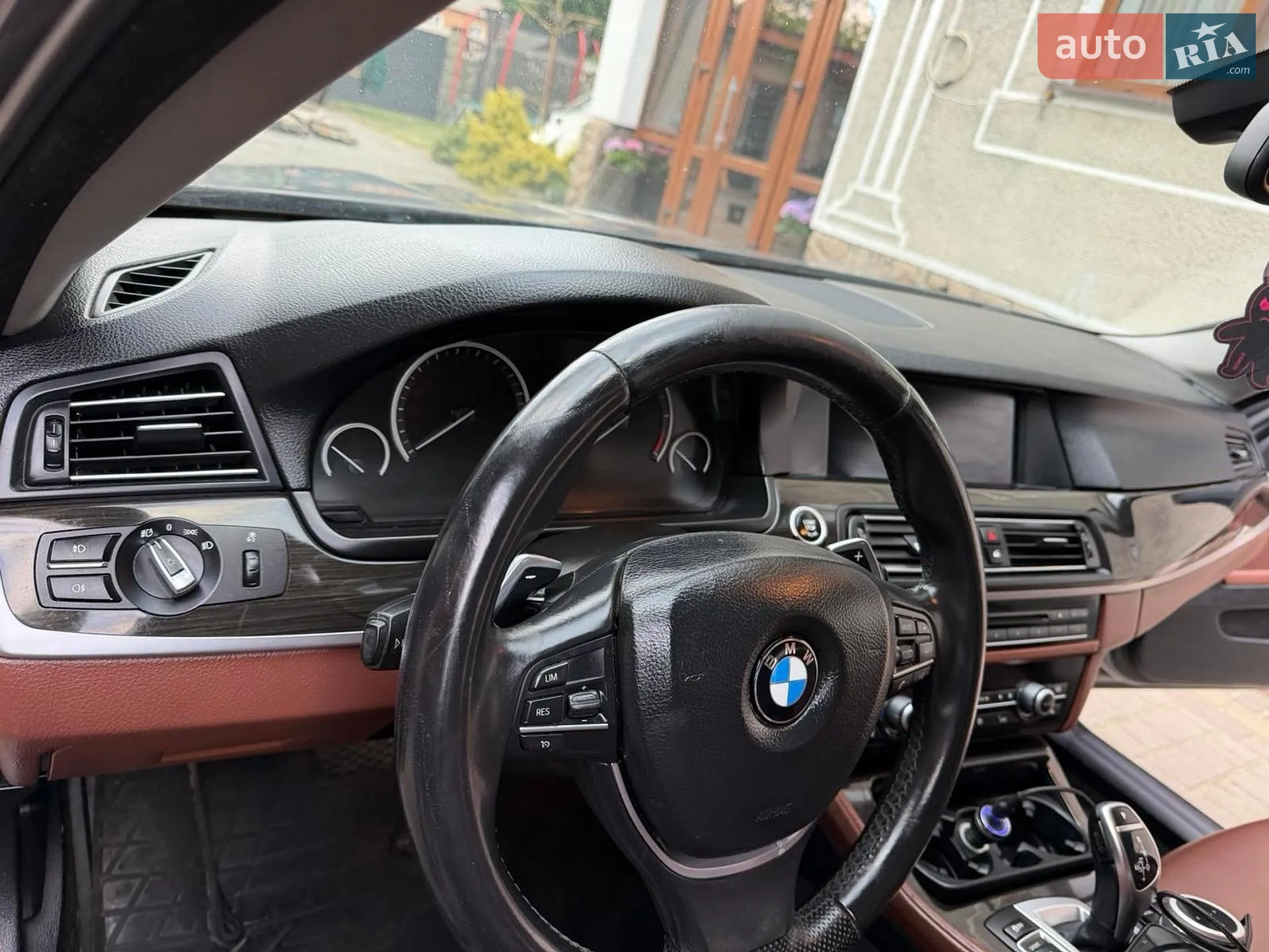 2012 BMW 5er - мініатюра 22