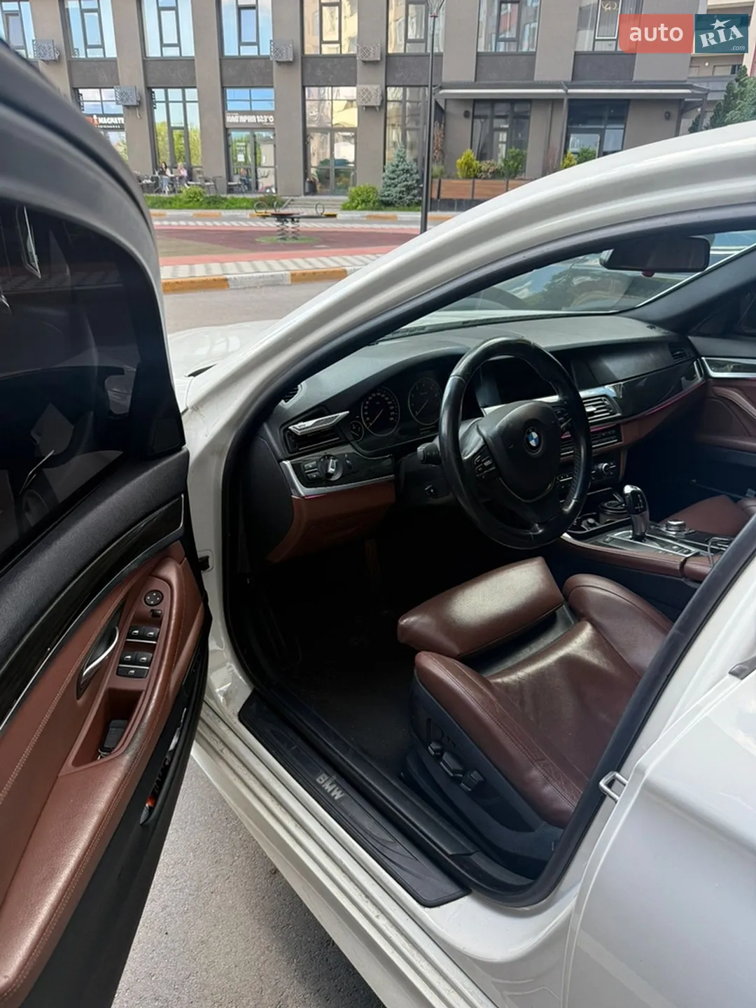 2010 BMW 5er - мініатюра 11