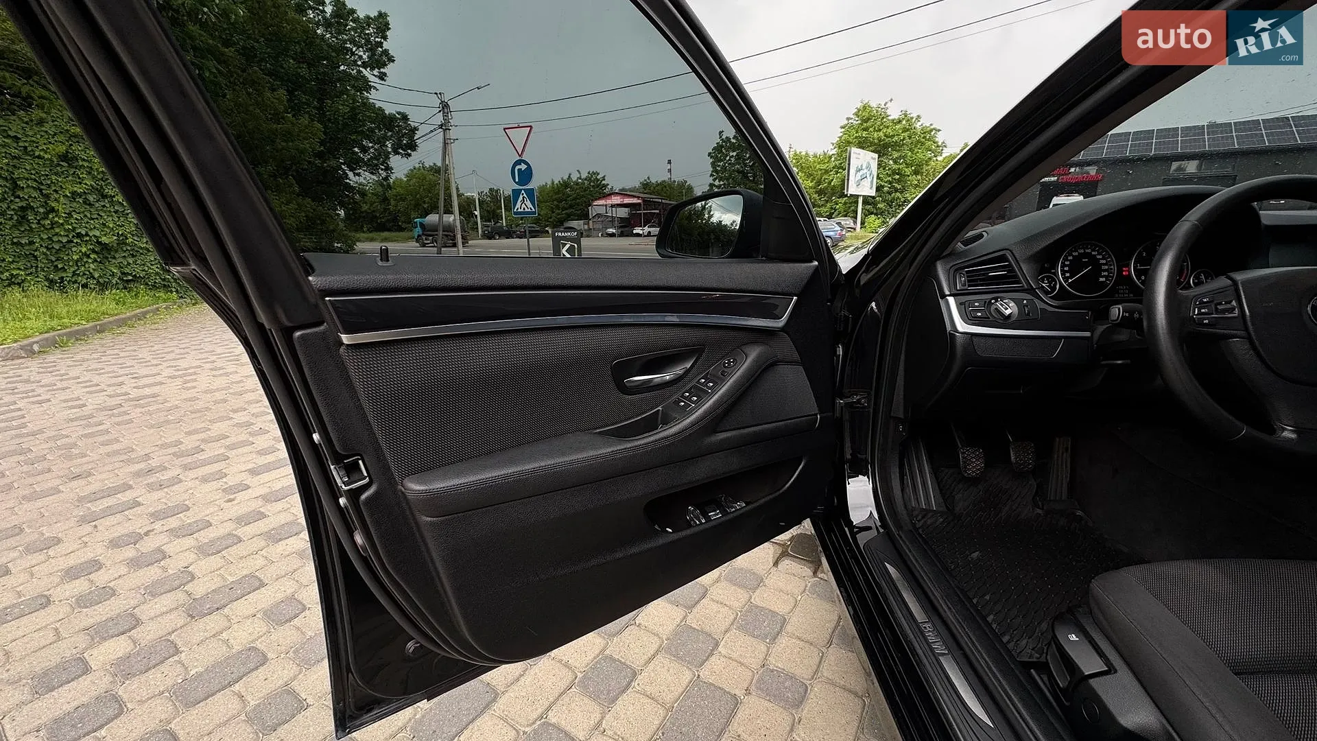 2012 BMW 5er - мініатюра 8