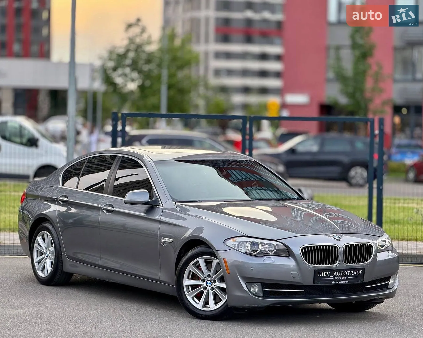 2011 BMW 5er - мініатюра 2
