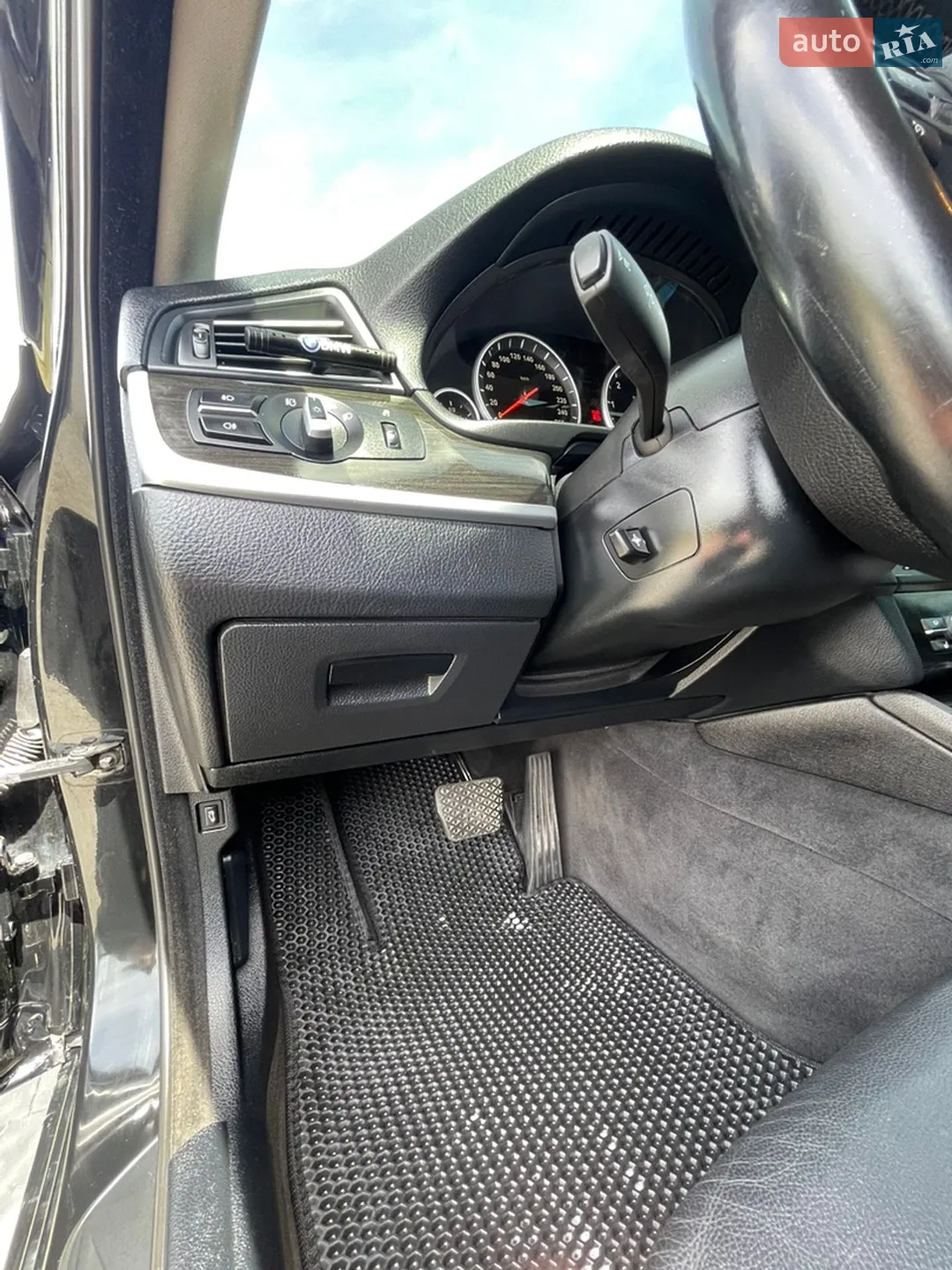 2010 BMW 5er - мініатюра 15
