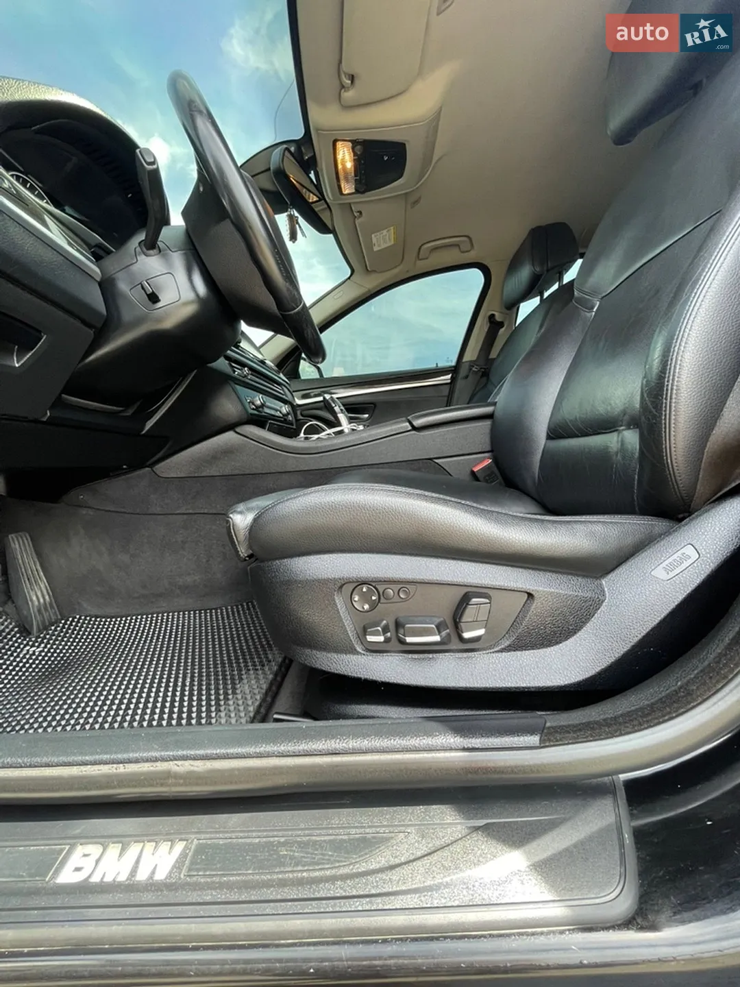 2010 BMW 5er - мініатюра 16