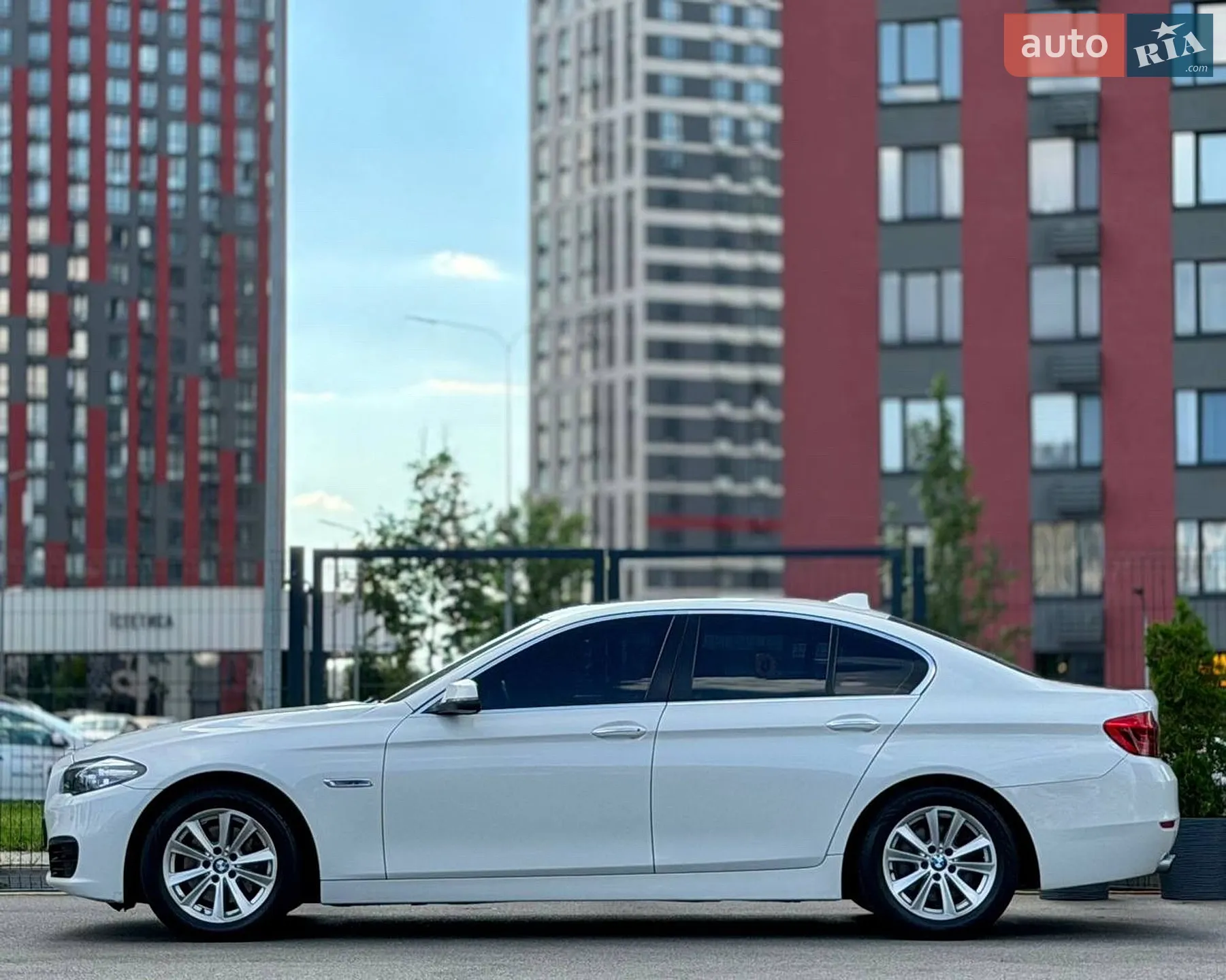 2016 BMW 5er - мініатюра 11