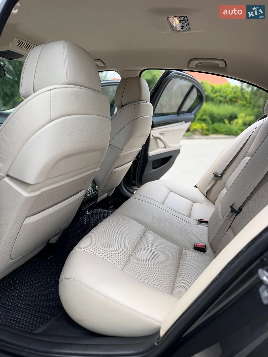 2010 BMW 5er - мініатюра 24