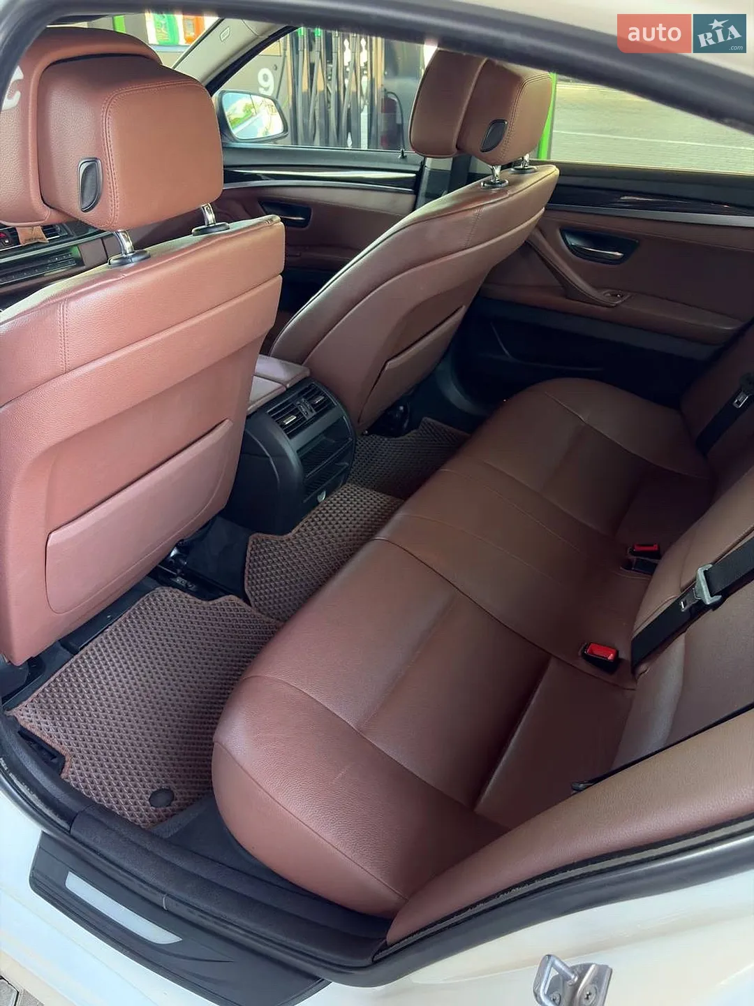 2010 BMW 5er - мініатюра 10