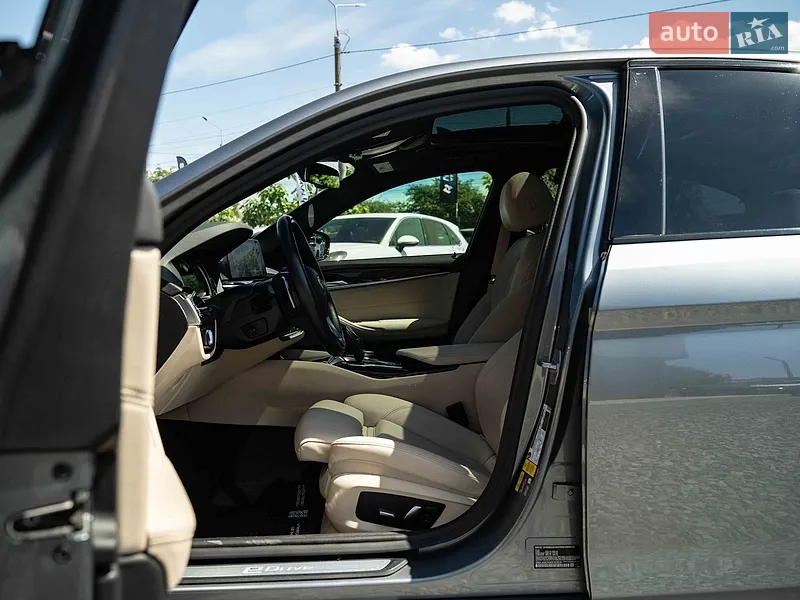 BMW 5 Series 2019 VIN WBAJA9C50KB392639 фото оголошення 19 з 81