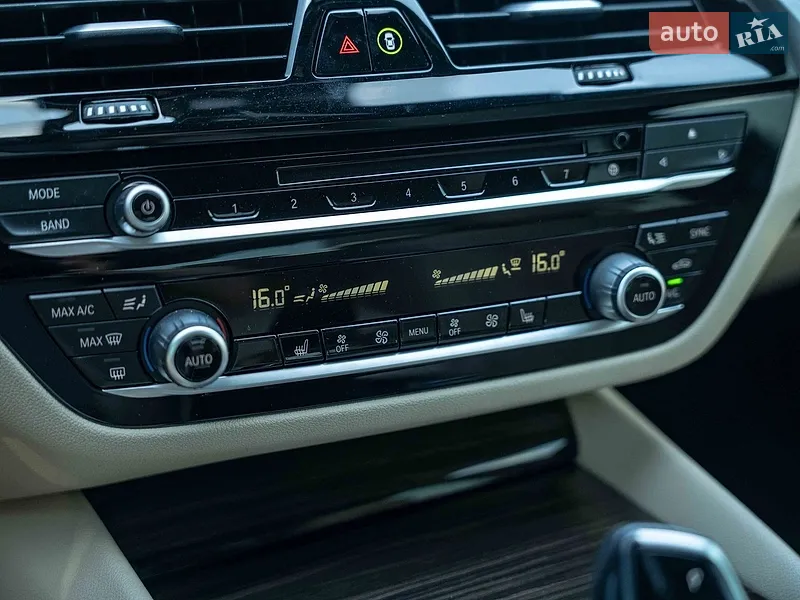 BMW 5 Series 2019 VIN WBAJA9C50KB392639 фото оголошення 32 з 81