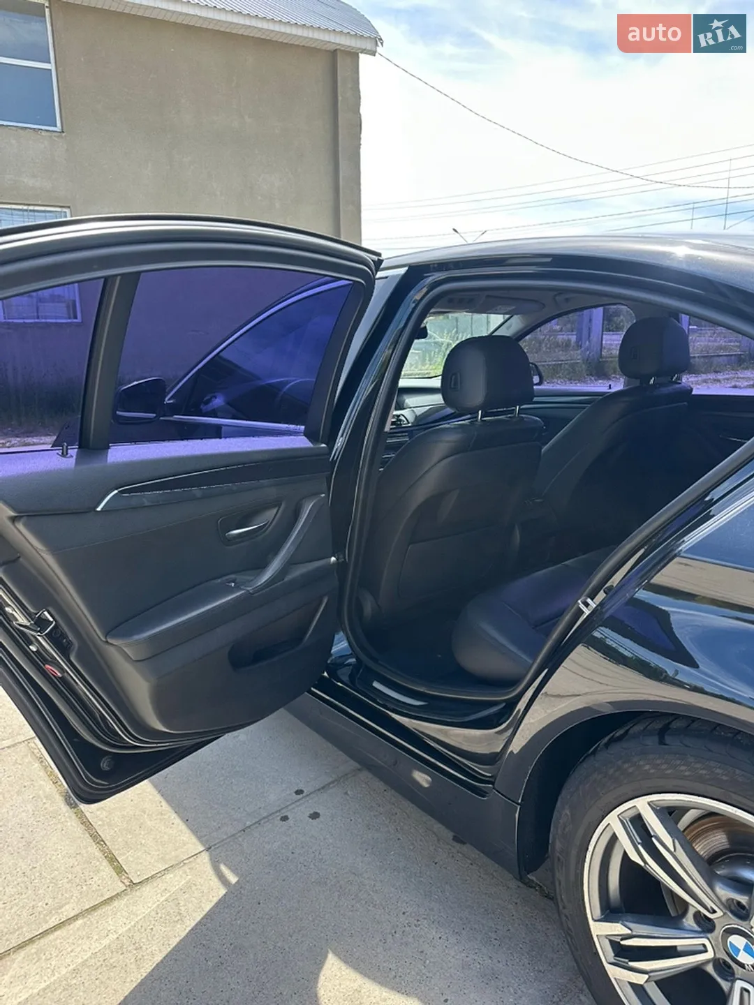 BMW 5 Series 2014 VIN WBA5C11030D035686 фото оголошення 17 з 38