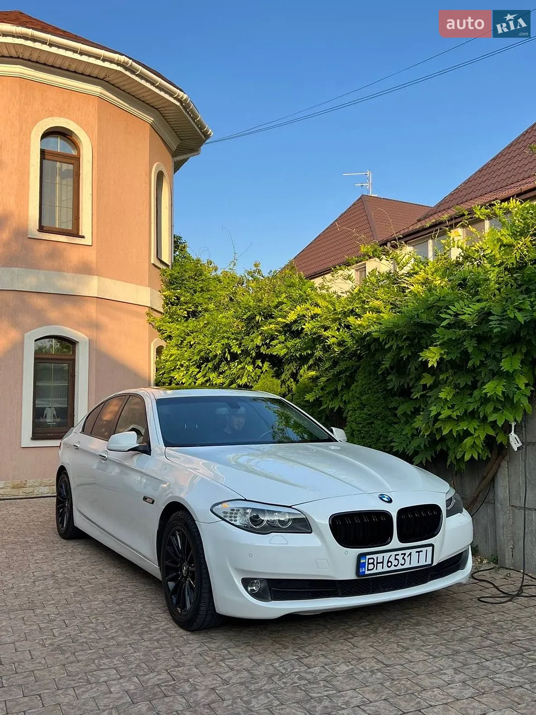 2012 BMW 5er - мініатюра 2