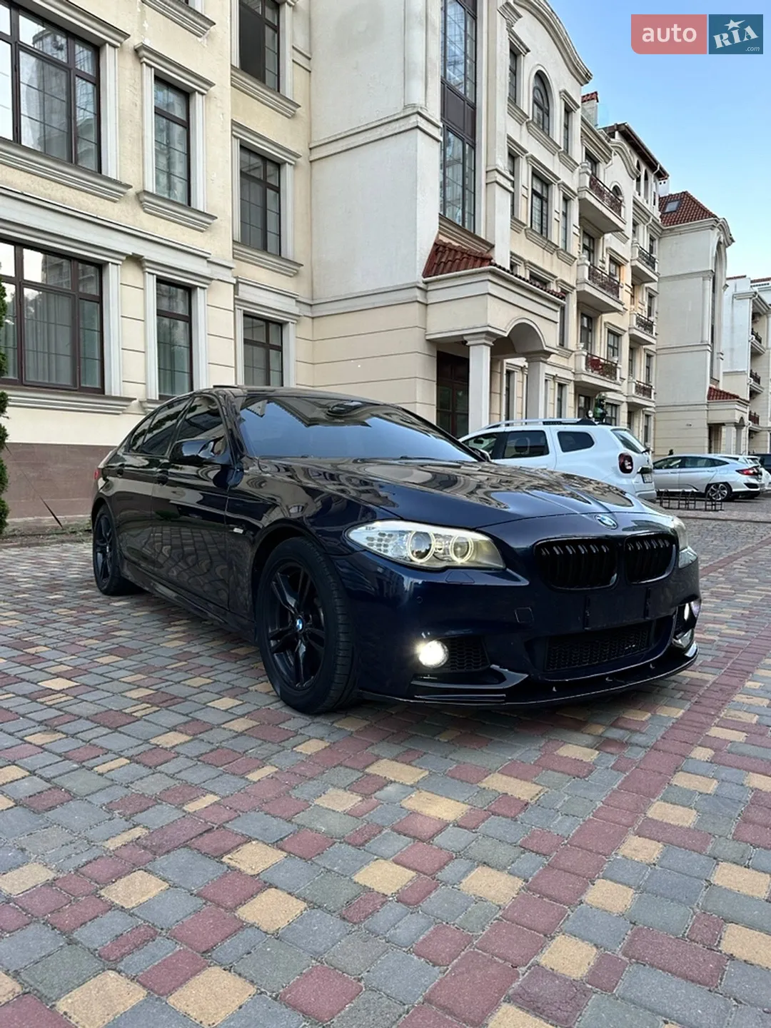 2011 BMW 5er - мініатюра 2