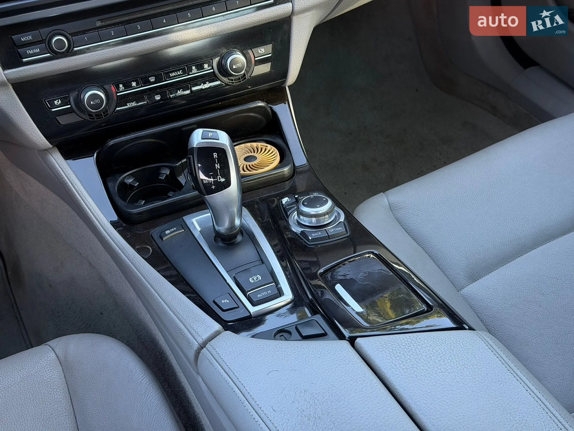 2010 BMW 5er - мініатюра 10
