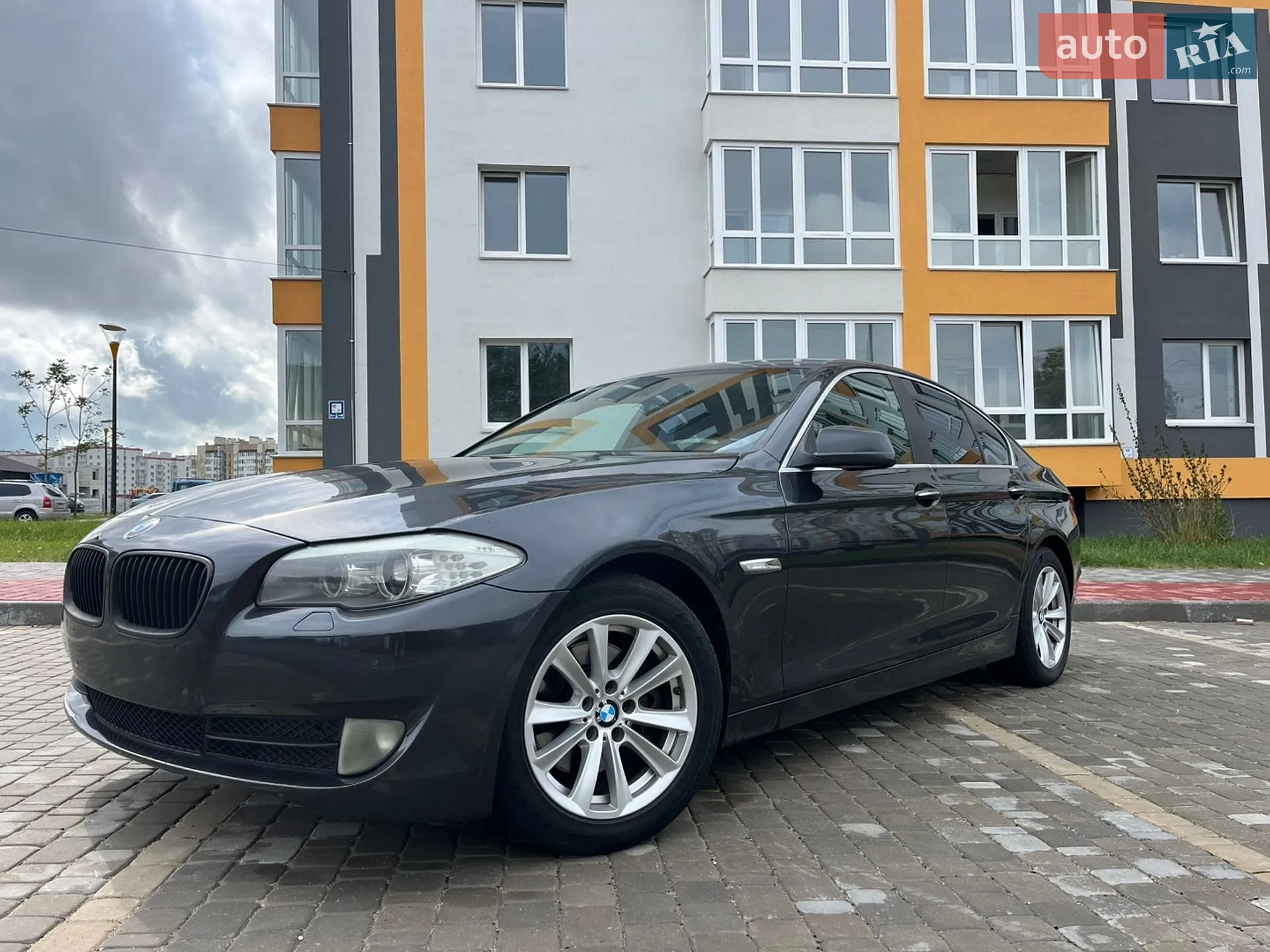 2011 BMW 5er - мініатюра 2