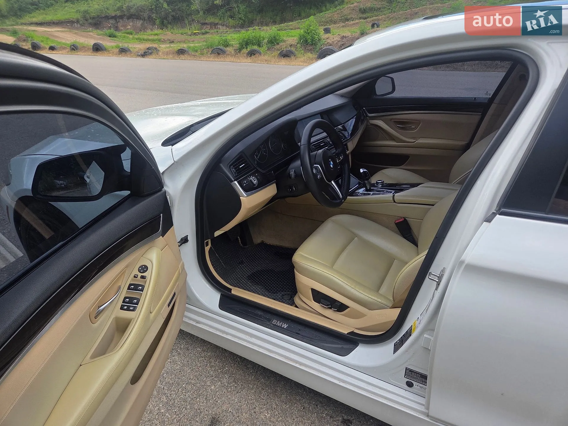 2011 BMW 5er - мініатюра 16