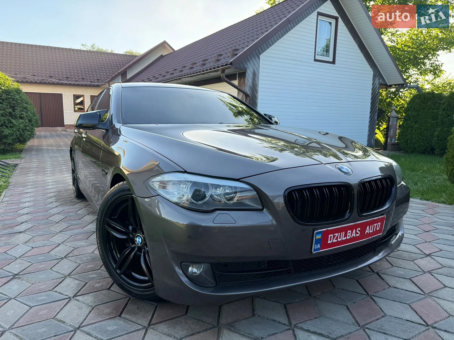 2012 BMW 5er - мініатюра 2