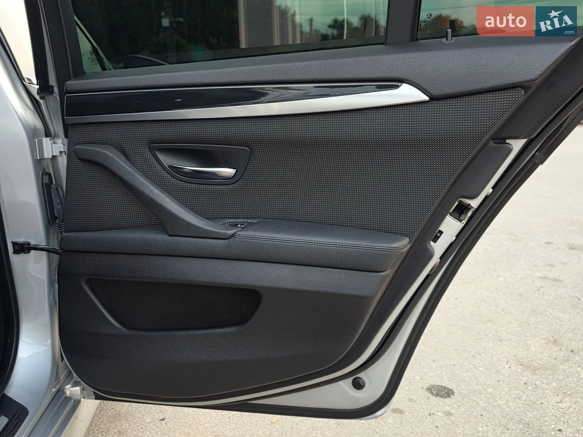 2010 BMW 5er - мініатюра 21