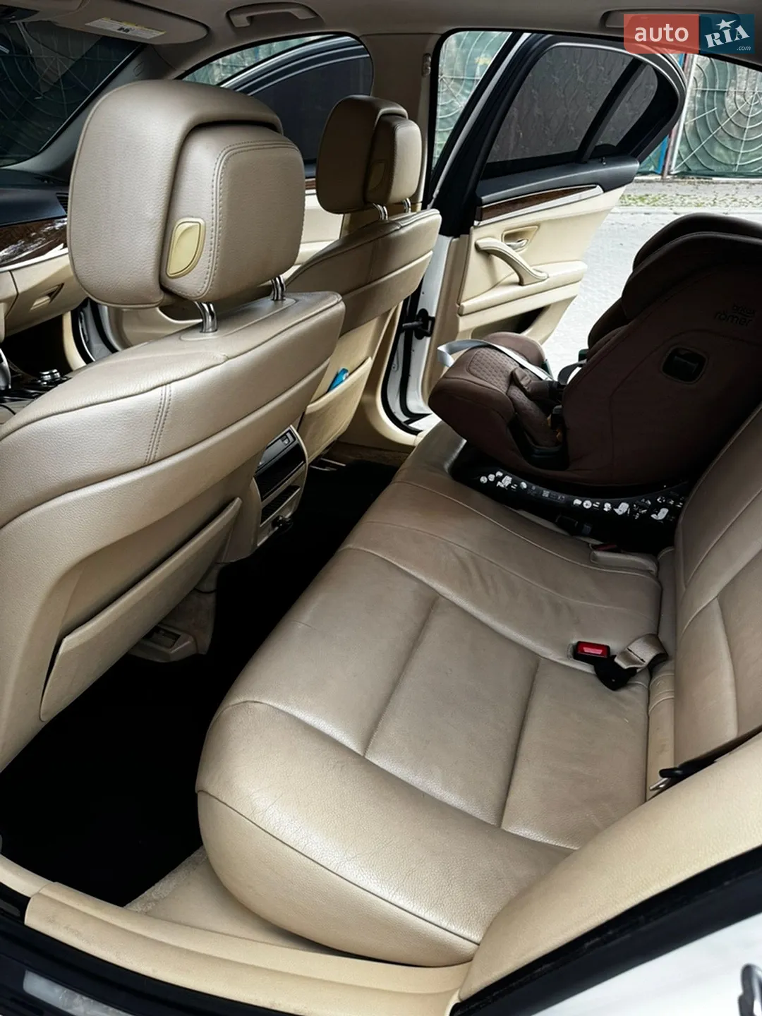 2010 BMW 5er - мініатюра 8