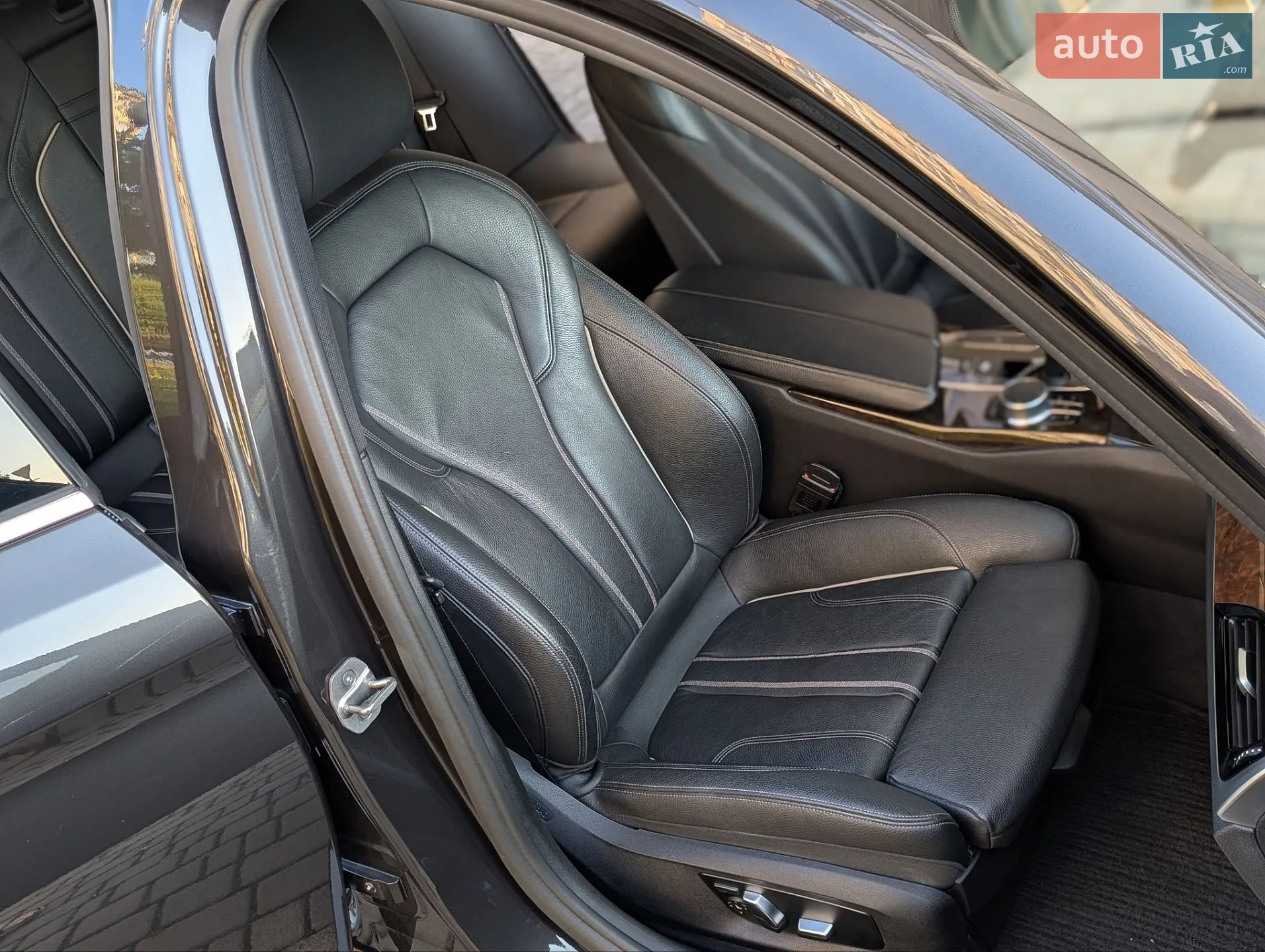 BMW 5 Series 2017 VIN WBAJA5C35HG894016 фото оголошення 44 з 86