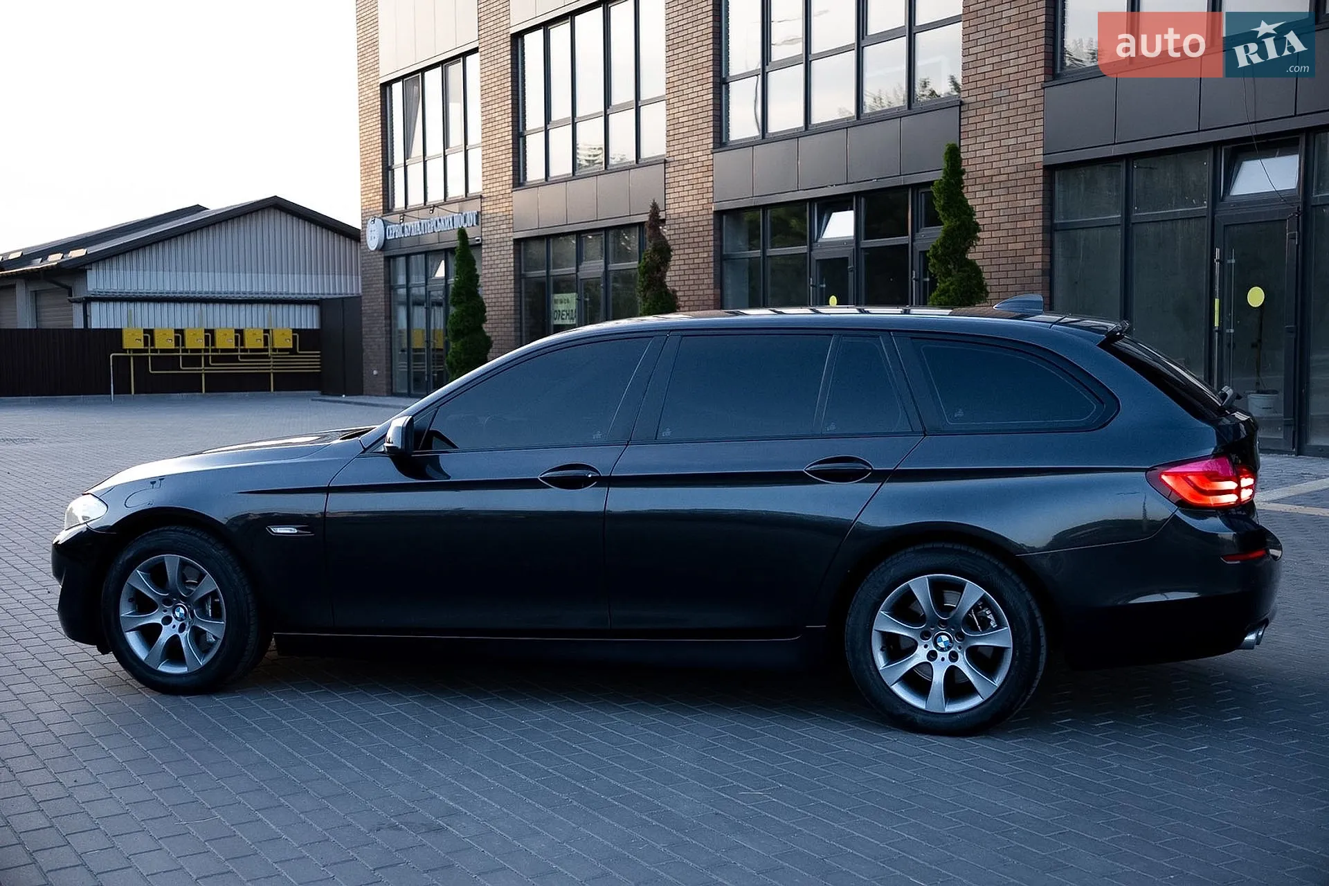 2010 BMW 5er - мініатюра 8