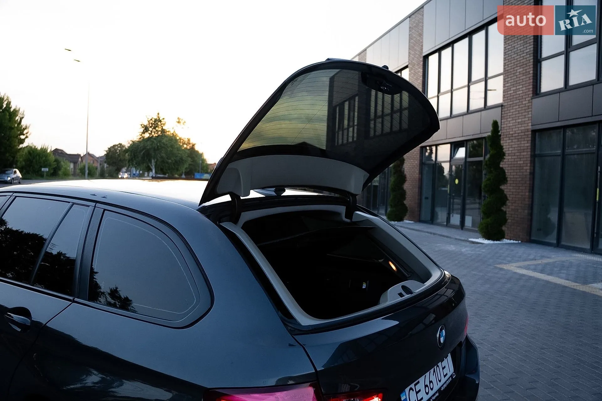 2010 BMW 5er - мініатюра 26