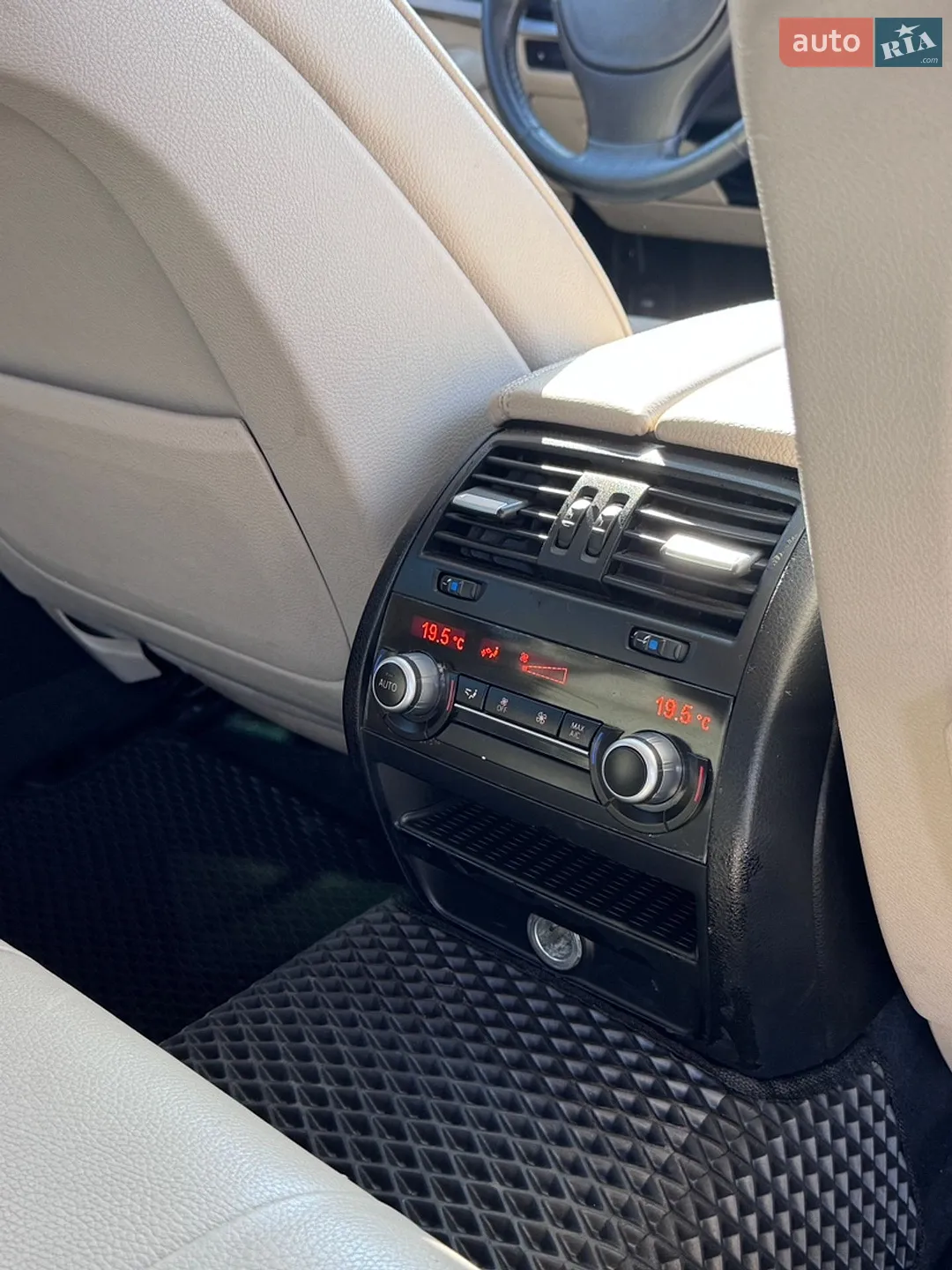 2012 BMW 5er - мініатюра 11