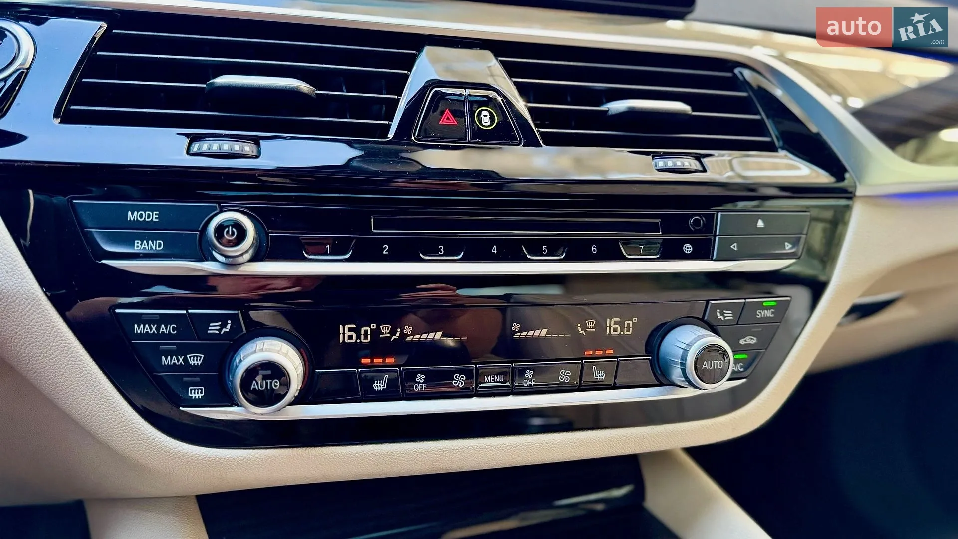 2017 BMW 5er - мініатюра 31