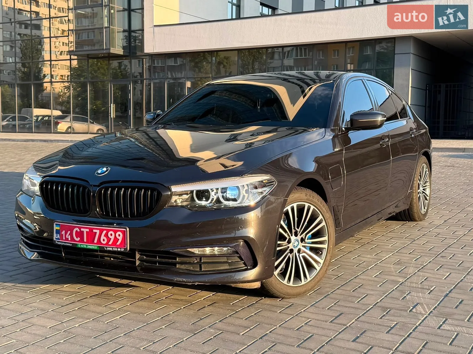 2018 BMW 5er - мініатюра 2