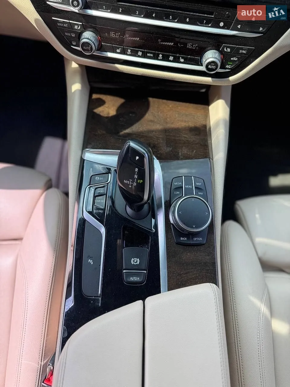 2017 BMW 5er - мініатюра 22