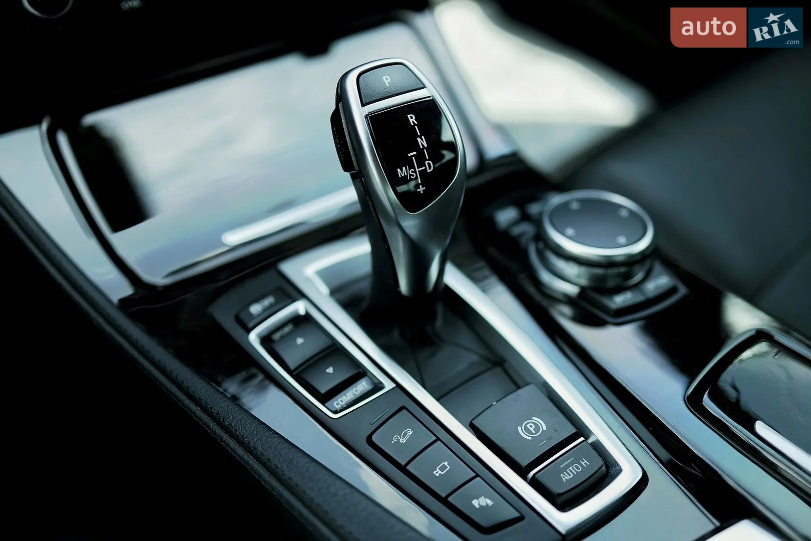 2016 BMW 5er - мініатюра 16