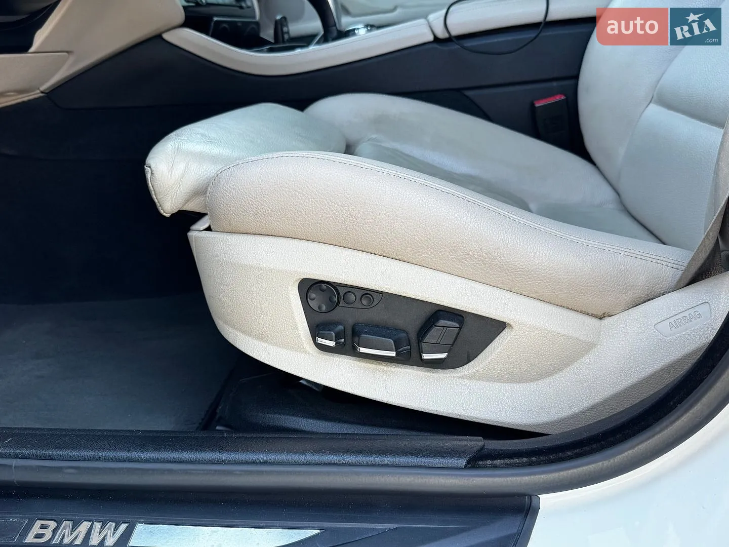 2011 BMW 5er - мініатюра 19